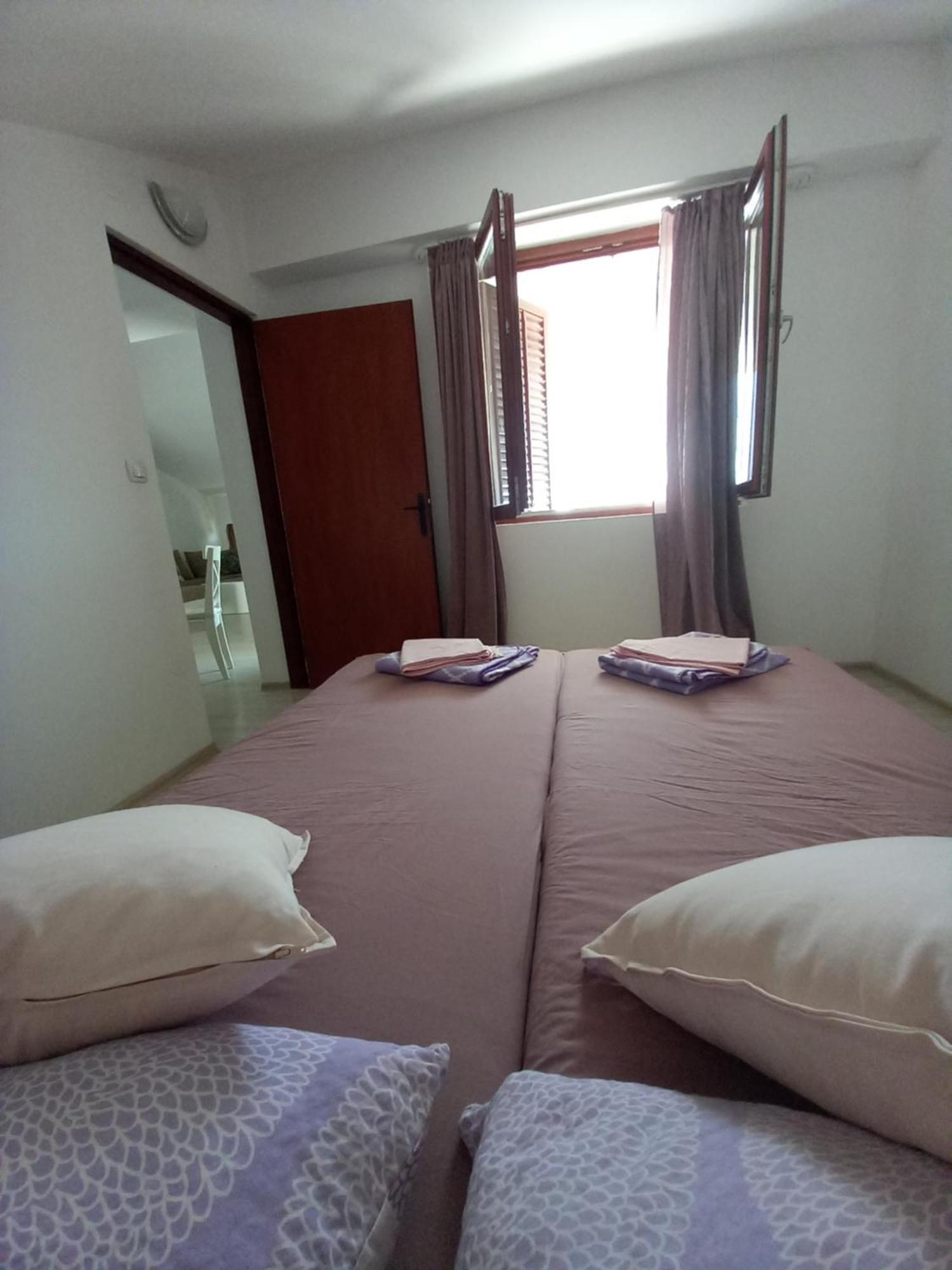 Apartmani Rab - Adrijana & Aleksandra Banjol Rum bild