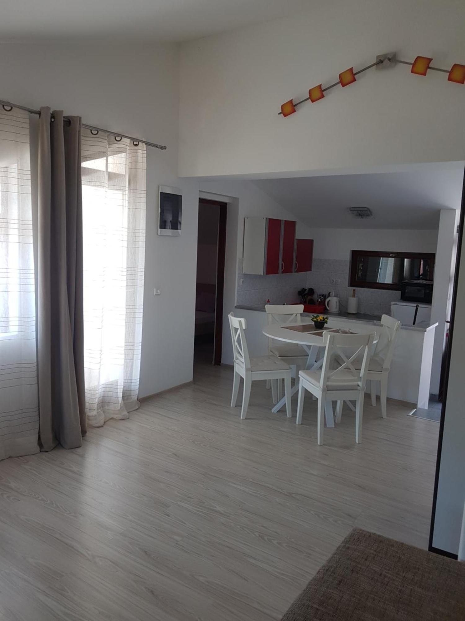 Apartmani Rab - Adrijana & Aleksandra Banjol Rum bild